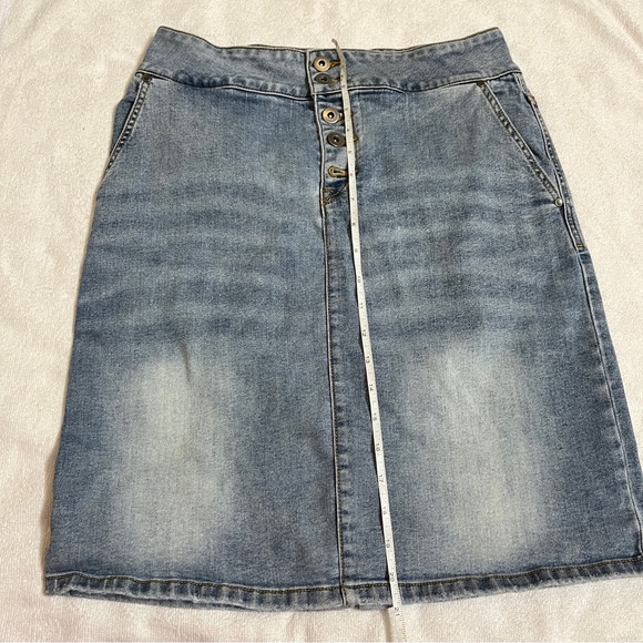 PrAna Y2K Aubrey Denim Mini Skirt Light Wash with Back Slit - Picture 6 of 7